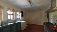 Kitchen - 27 square meters of property in Maroeladal