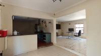 Dining Room - 20 square meters of property in Maroeladal