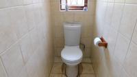 Bathroom 1 - 7 square meters of property in Caversham Glen