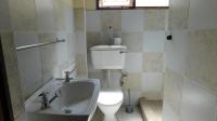 Bathroom 2 - 3 square meters of property in Caversham Glen