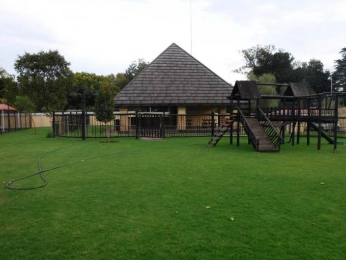 2 Bedroom Apartment to Rent in Clubview - Property to rent - MR623071