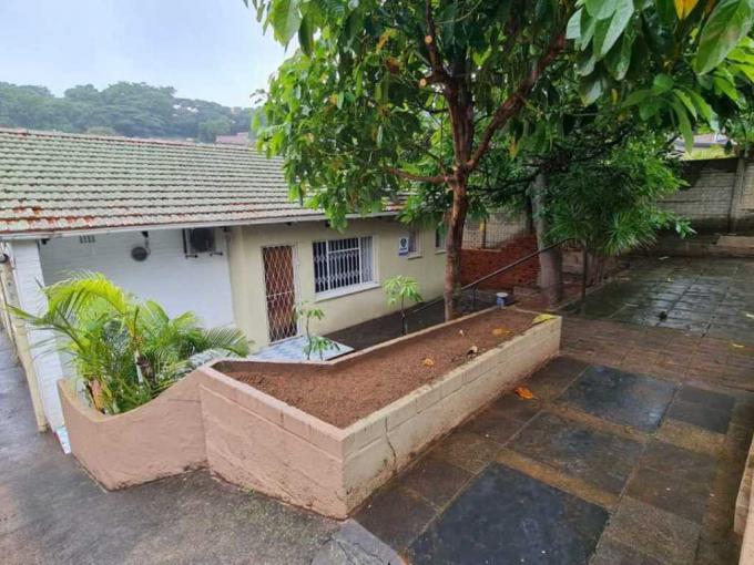 3 Bedroom House for Sale For Sale in Montclair (Dbn) - MR623129