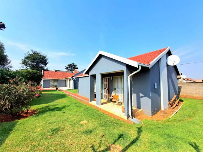 3 Bedroom House for Sale For Sale in Spruitview - MR623215