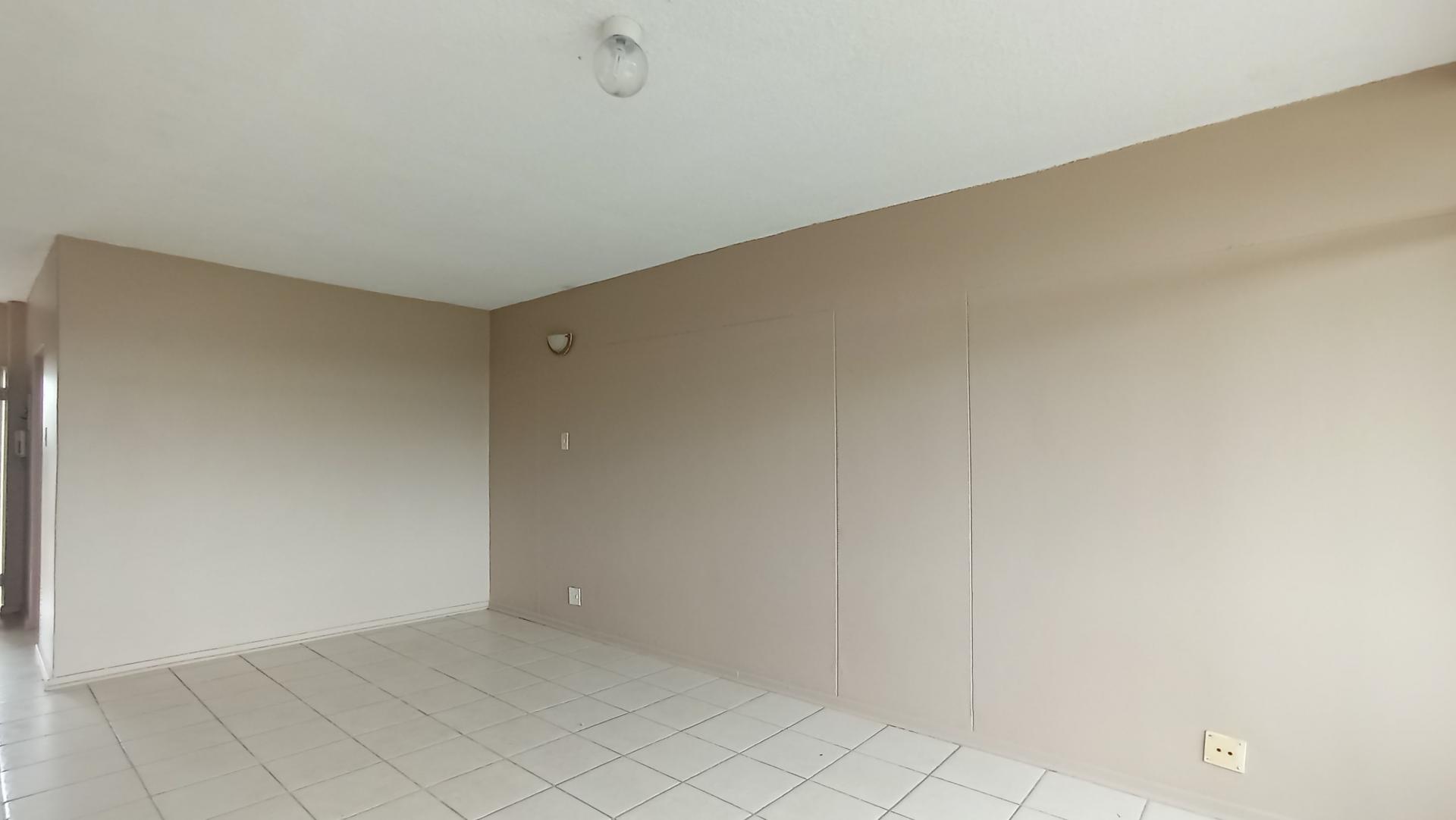 Dining Room - 11 square meters of property in Sunnyside