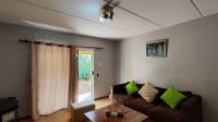 Lounges - 14 square meters of property in Little Falls