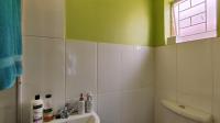 Main Bathroom - 2 square meters of property in Little Falls