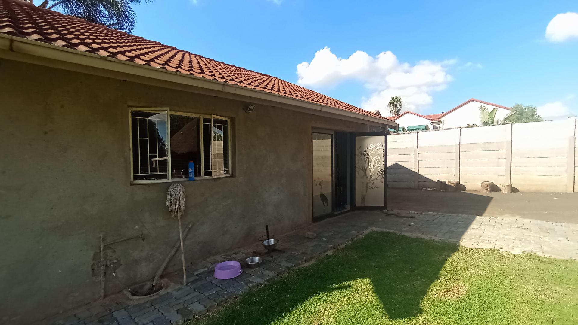 Backyard of property in Wierdapark