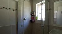 Bathroom 1 - 5 square meters of property in Wierdapark