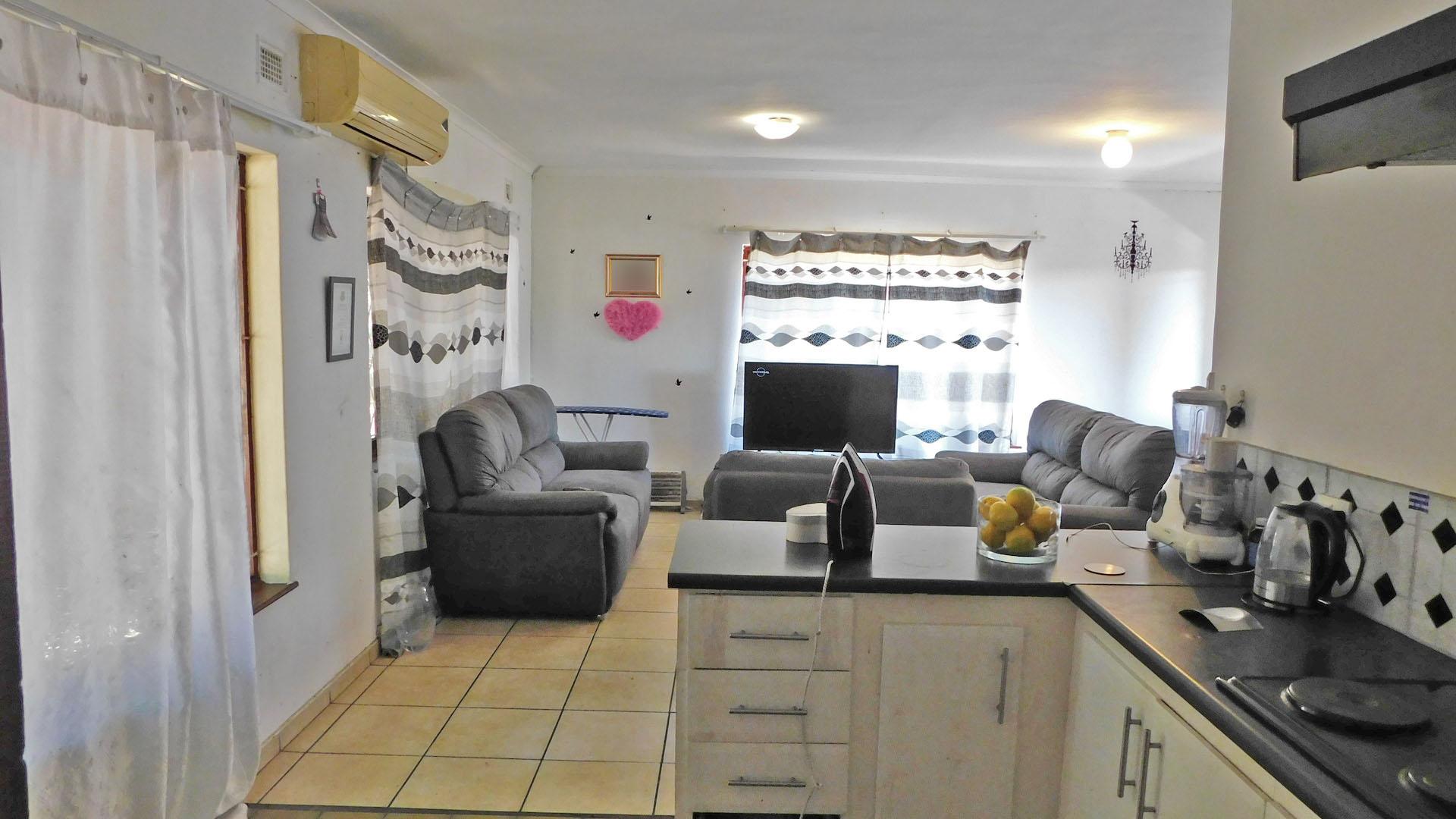 Kitchen - 20 square meters of property in Kingsburgh