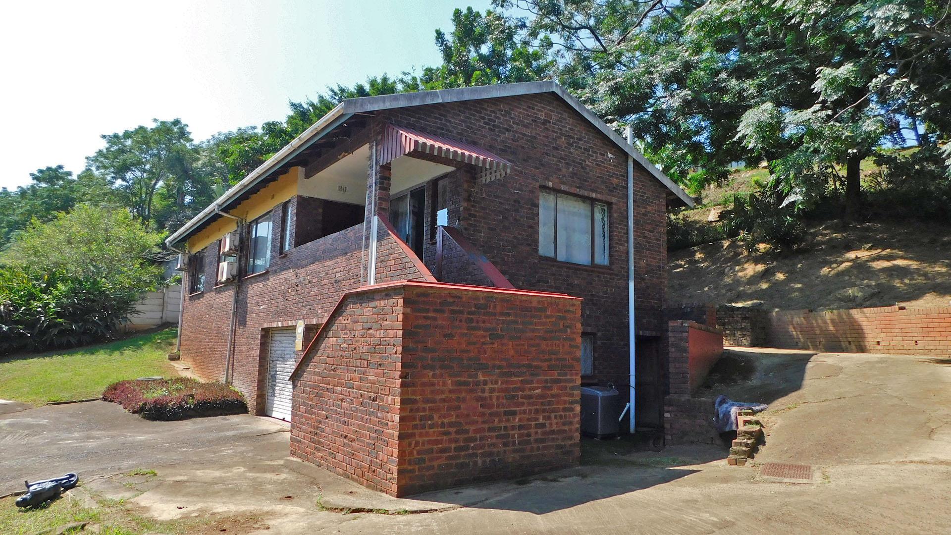 Front View of property in Illovo Glen 