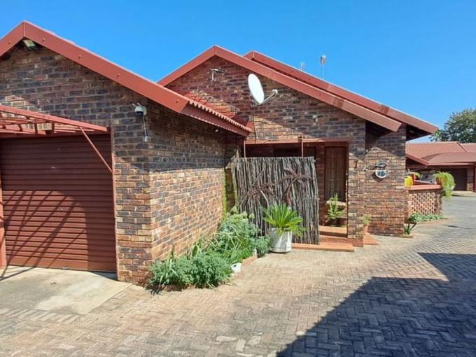 2 Bedroom Simplex for Sale For Sale in Parys - MR623518