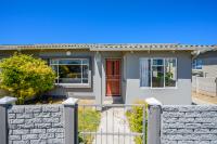 2 Bedroom 1 Bathroom House for Sale for sale in Forest Hill - PE