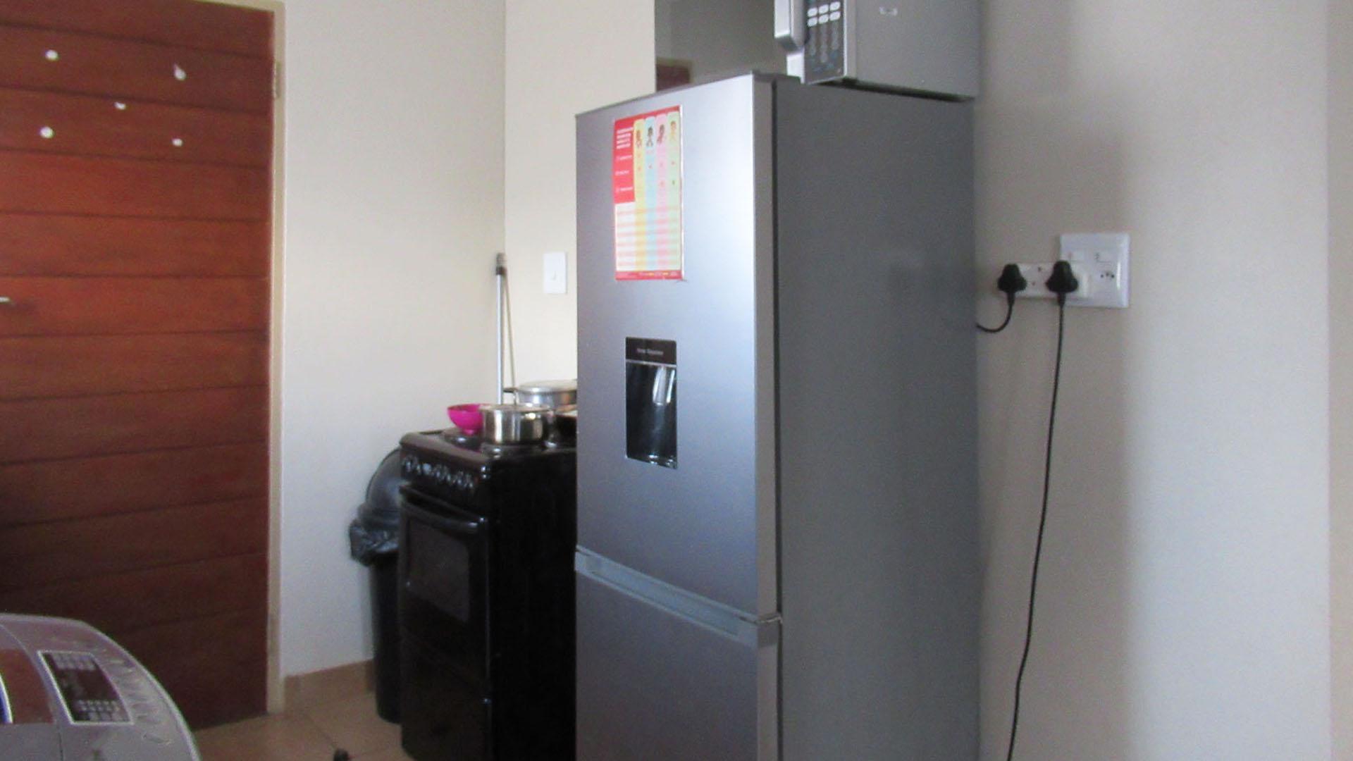 Kitchen - 4 square meters of property in Palm Ridge