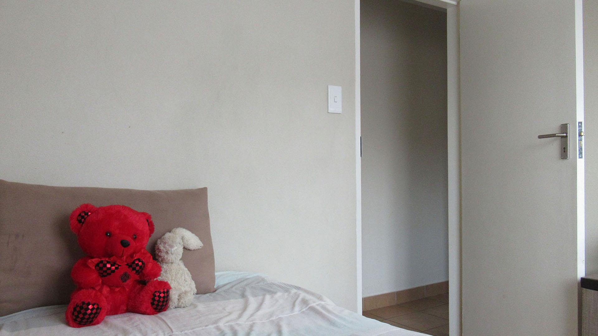 Bed Room 1 - 5 square meters of property in Palm Ridge