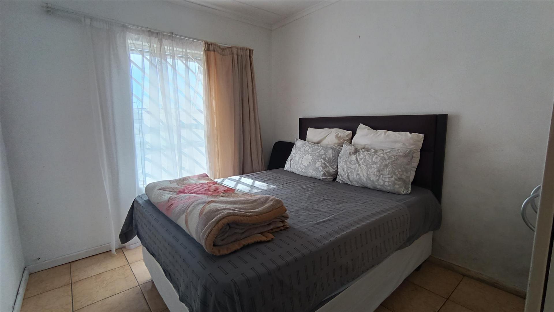 Bed Room 1 - 11 square meters of property in Parklands