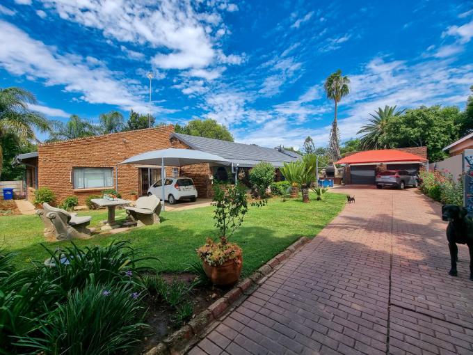 5 Bedroom House for Sale For Sale in Fauna Park - MR623610