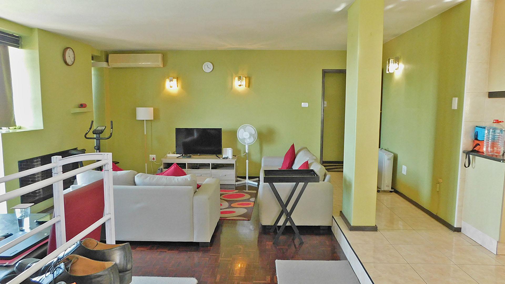 Lounges - 19 square meters of property in Bulwer (Dbn)