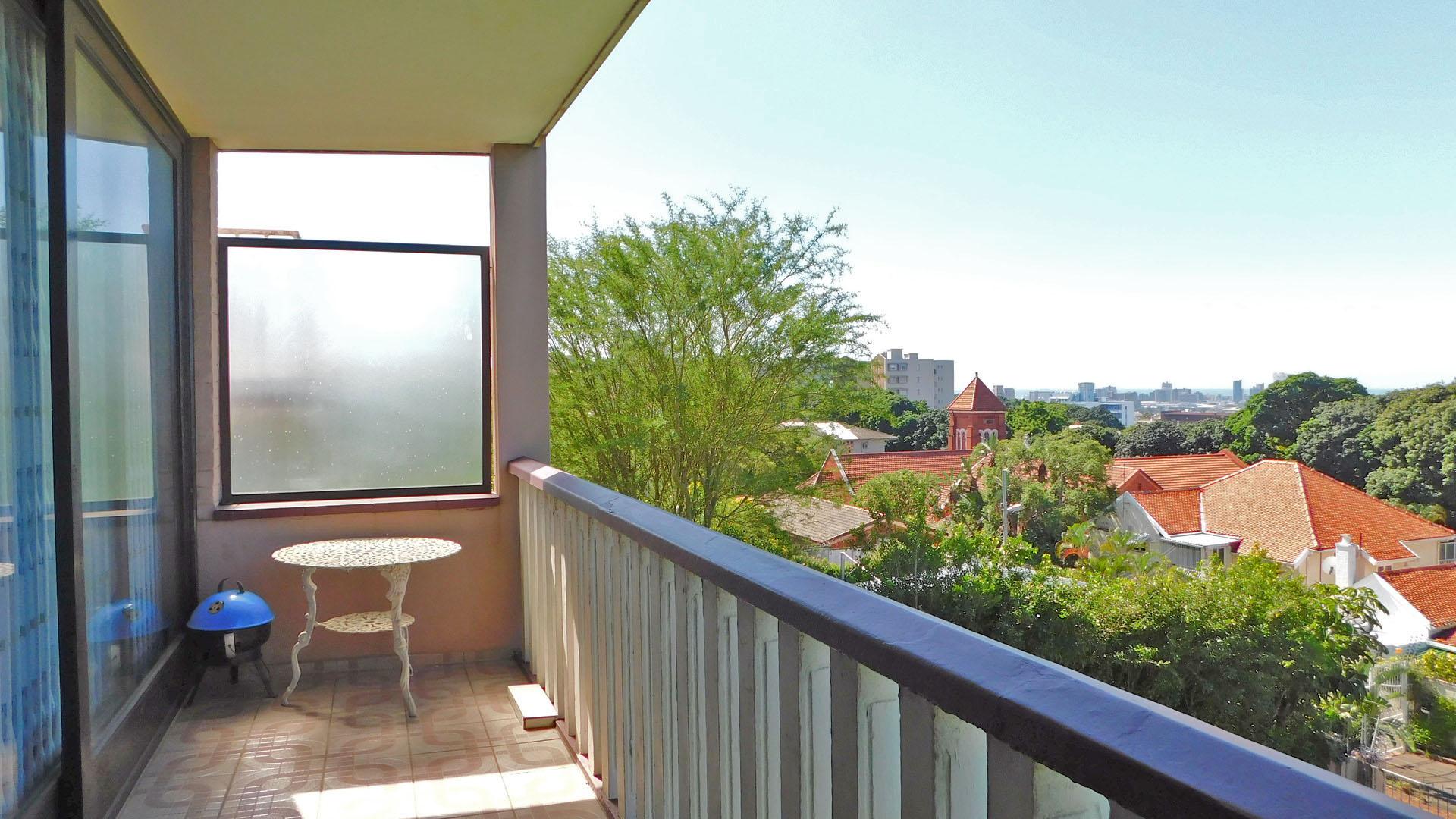 Balcony - 18 square meters of property in Bulwer (Dbn)