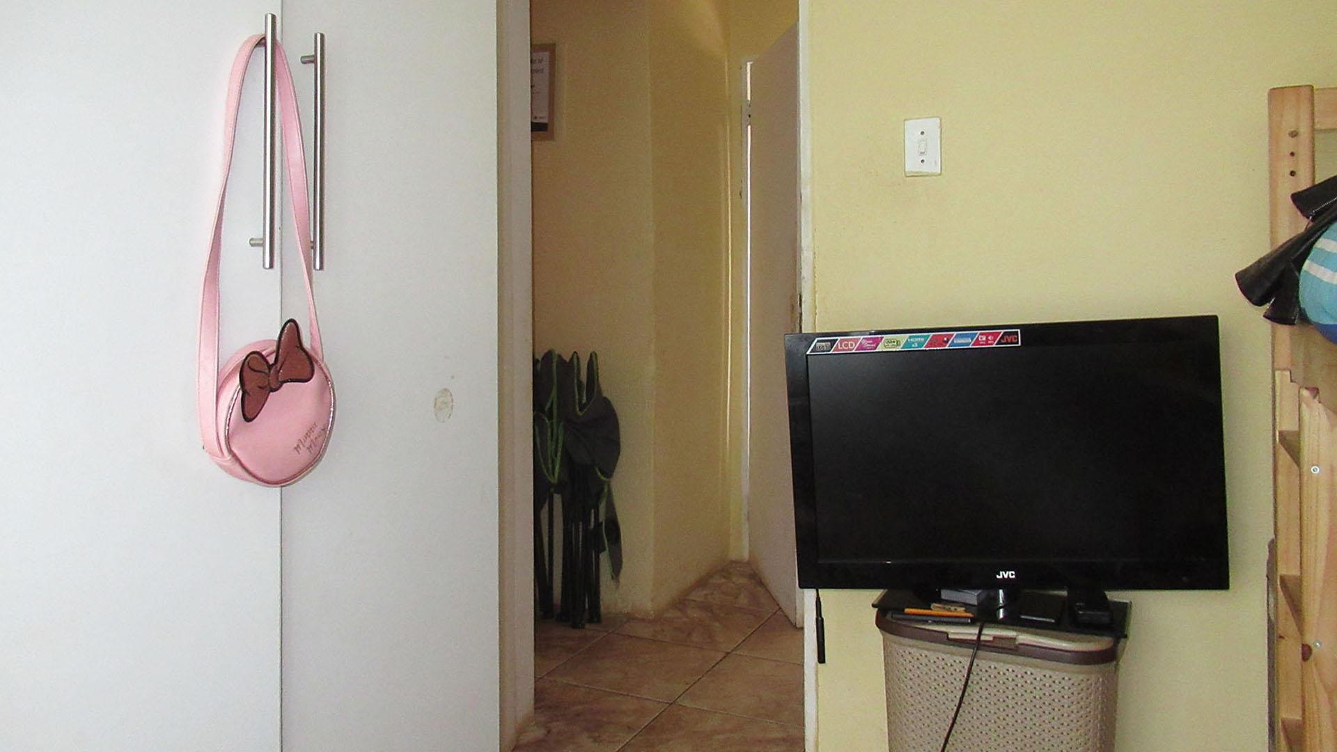 Bed Room 2 - 9 square meters of property in Vosloorus