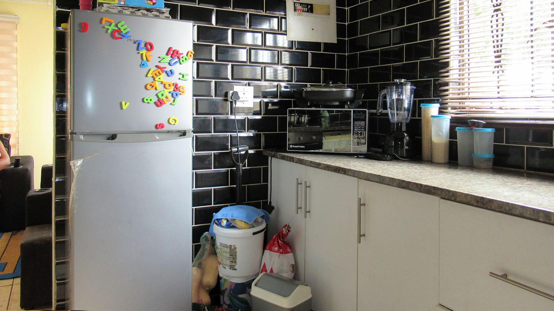 Kitchen - 7 square meters of property in Vosloorus