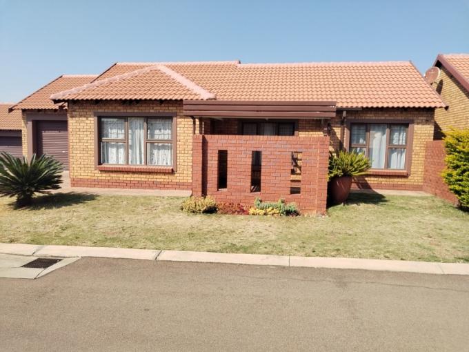 2 Bedroom Simplex for Sale For Sale in Willow Park Manor - MR623880