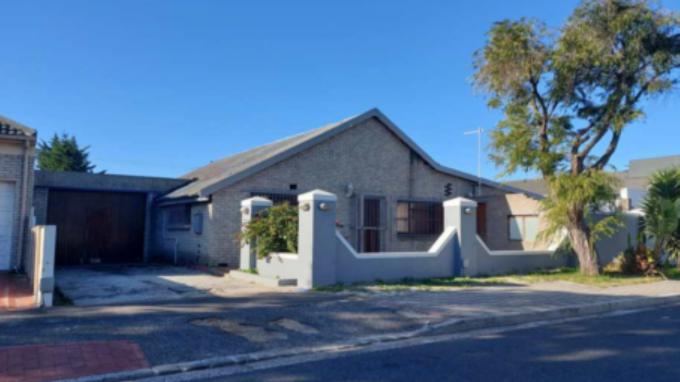 SA Home Loans Sale in Execution 4 Bedroom House for Sale in Greenhaven - MR623993