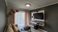 Lounges - 13 square meters of property in Lilianton