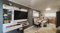 Lounges - 13 square meters of property in Lilianton