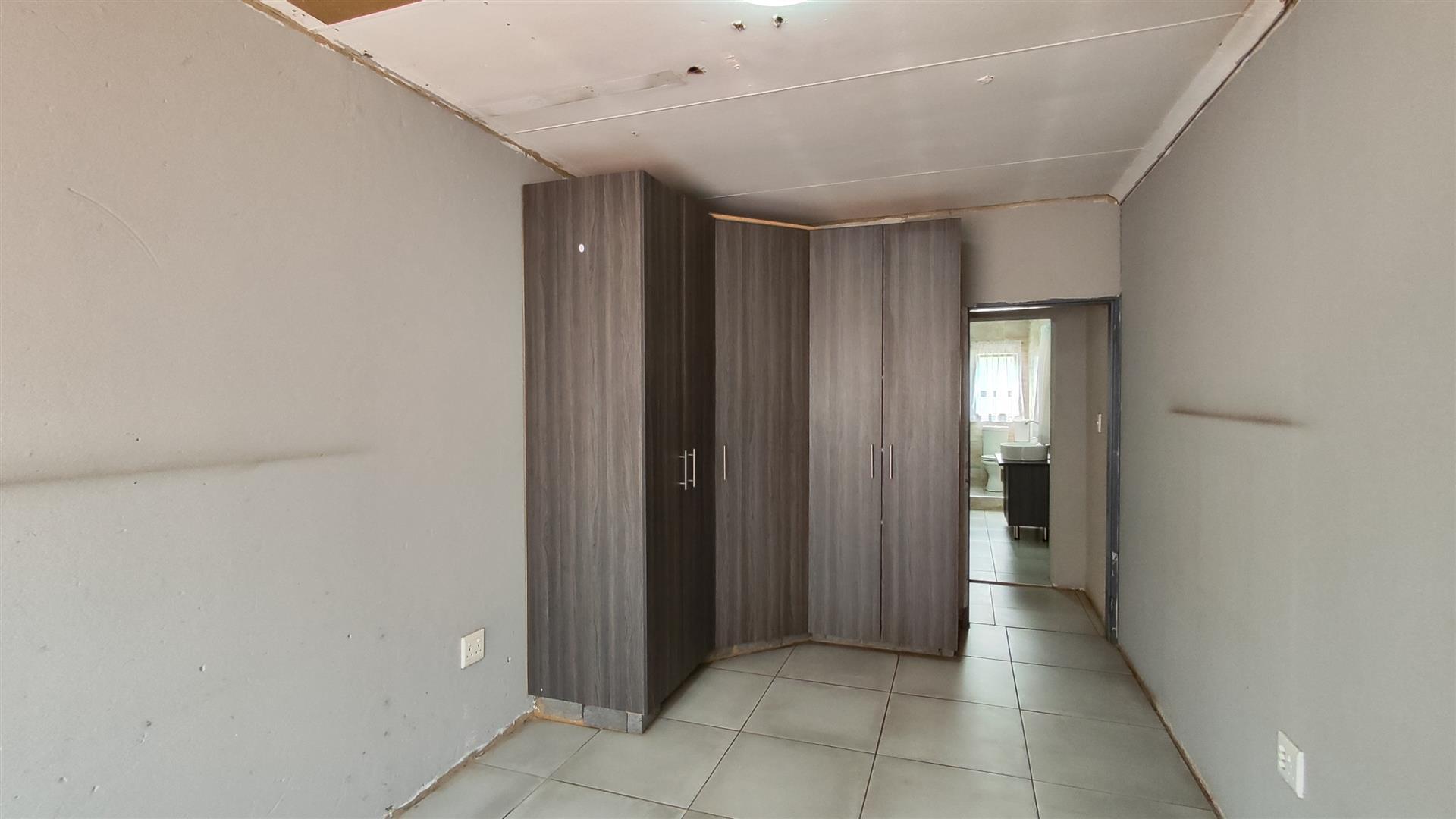 Flatlet - 59 square meters of property in Flora Gardens