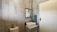 Bathroom 1 - 5 square meters of property in Sonneveld