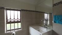 Main Bathroom - 3 square meters of property in Kengies