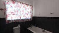 Main Bathroom - 5 square meters of property in The Orchards