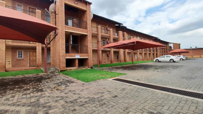 2 Bedroom Sectional Title for Sale For Sale in Comet - Home Sell - MR624256