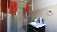 Main Bathroom - 5 square meters of property in Summerset