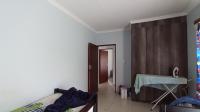 Bed Room 1 - 12 square meters of property in Summerset