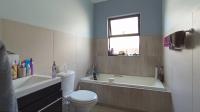 Bathroom 1 - 6 square meters of property in Summerset