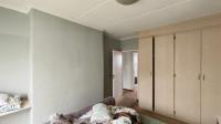 Bed Room 1 - 15 square meters of property in Terenure