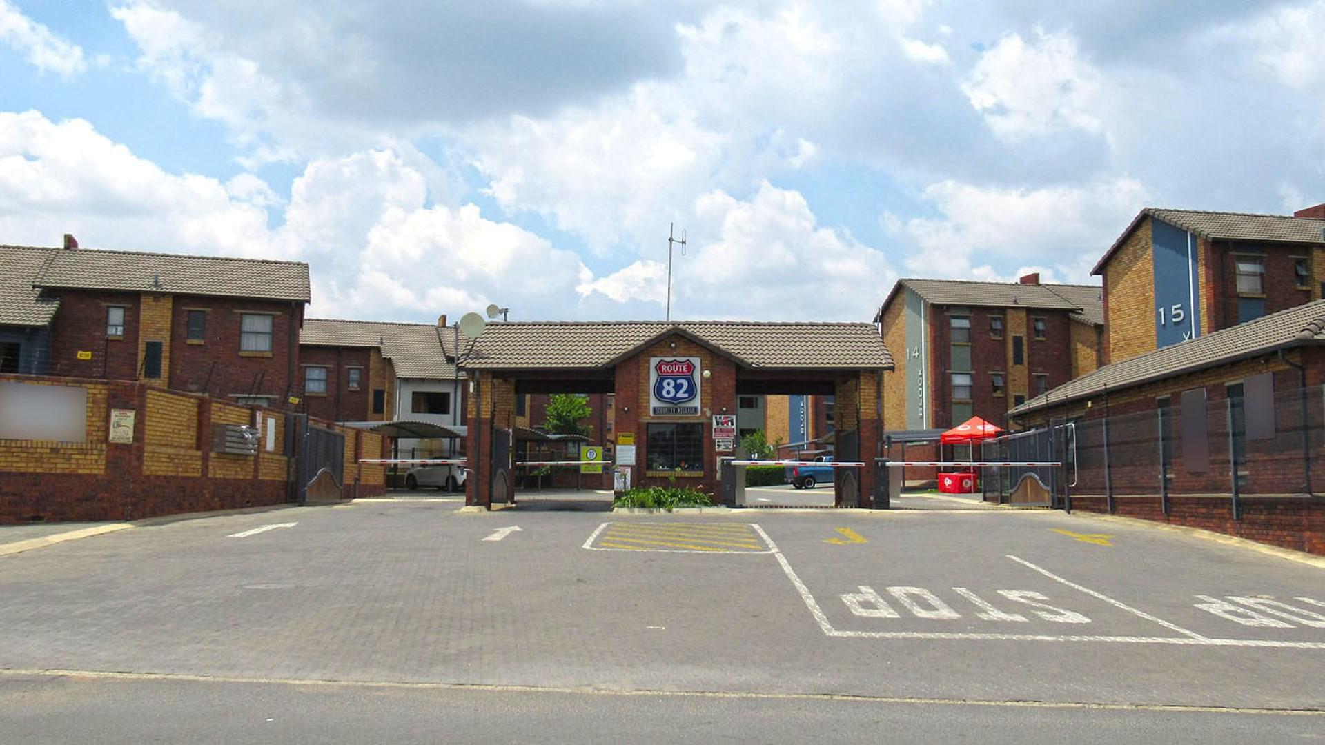 Front View of property in Olifantsvlei 327-Iq