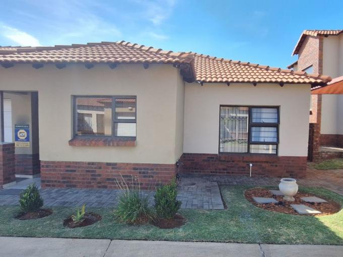 3 Bedroom Sectional Title for Sale For Sale in Waterval East - MR624532
