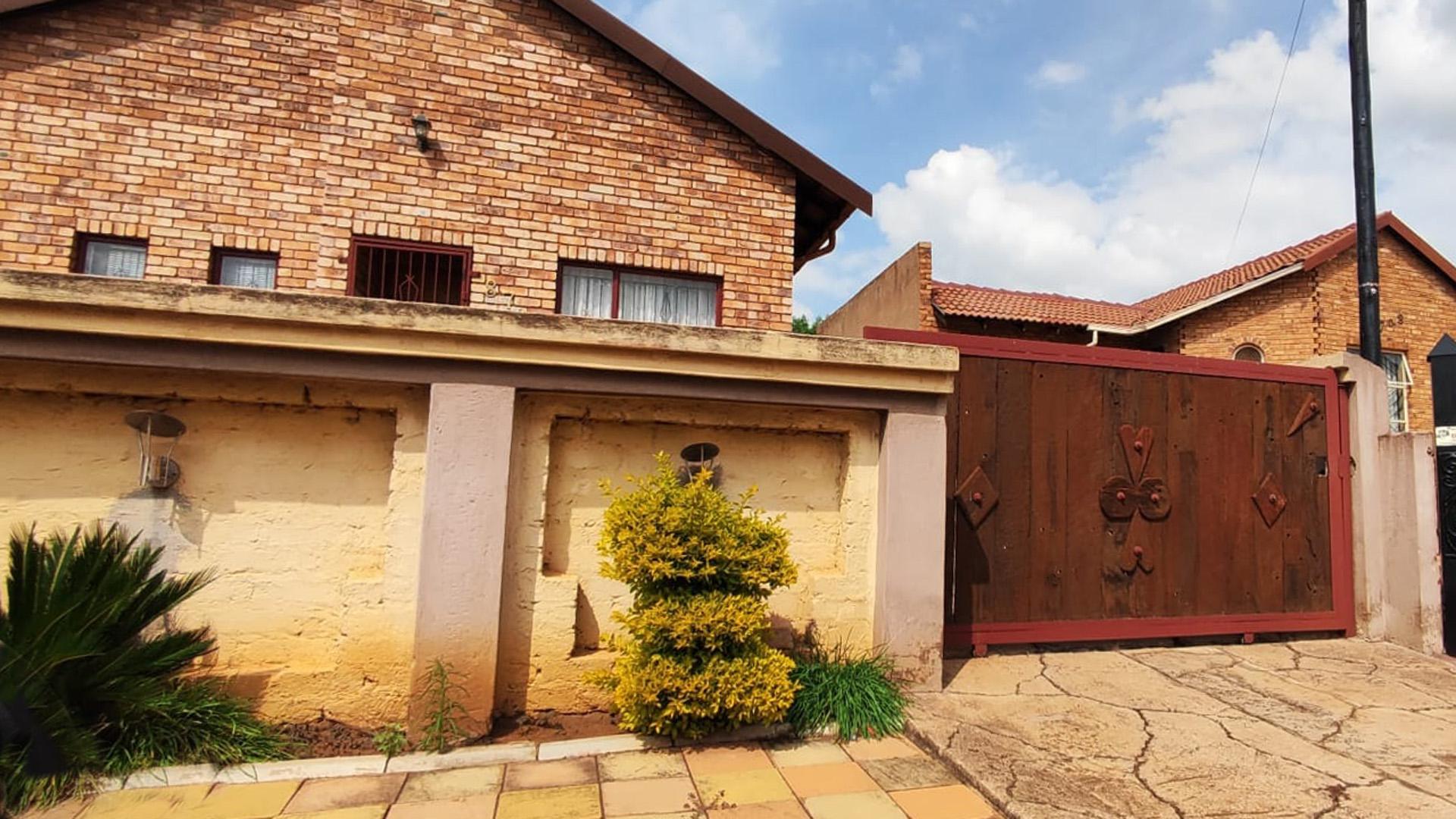 Front View of property in Mabopane