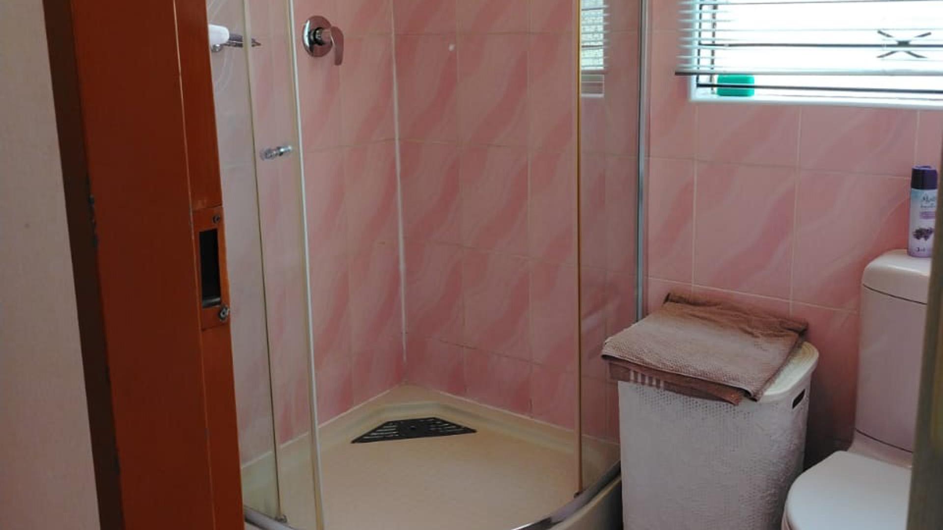 Main Bathroom of property in Mabopane