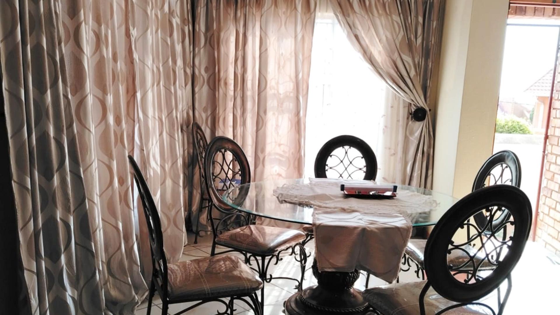Dining Room of property in Mabopane