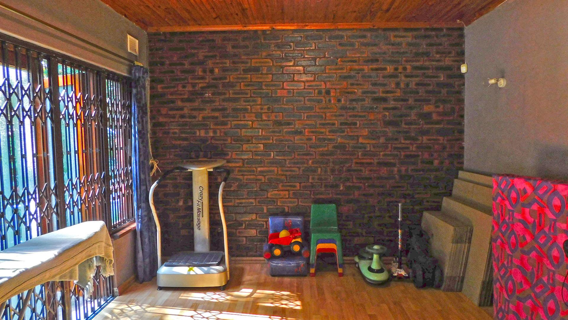 TV Room - 14 square meters of property in Malvern - DBN