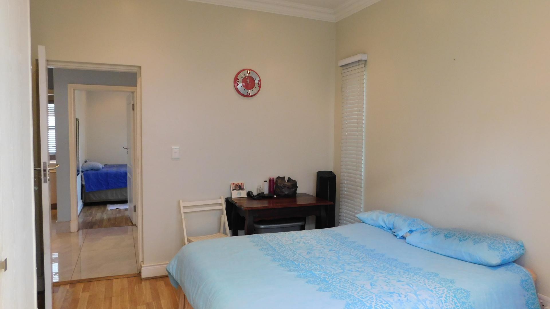 Bed Room 1 - 13 square meters of property in Mount Edgecombe 