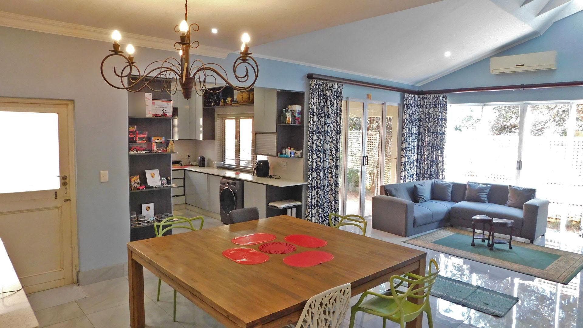 Dining Room - 17 square meters of property in Mount Edgecombe 