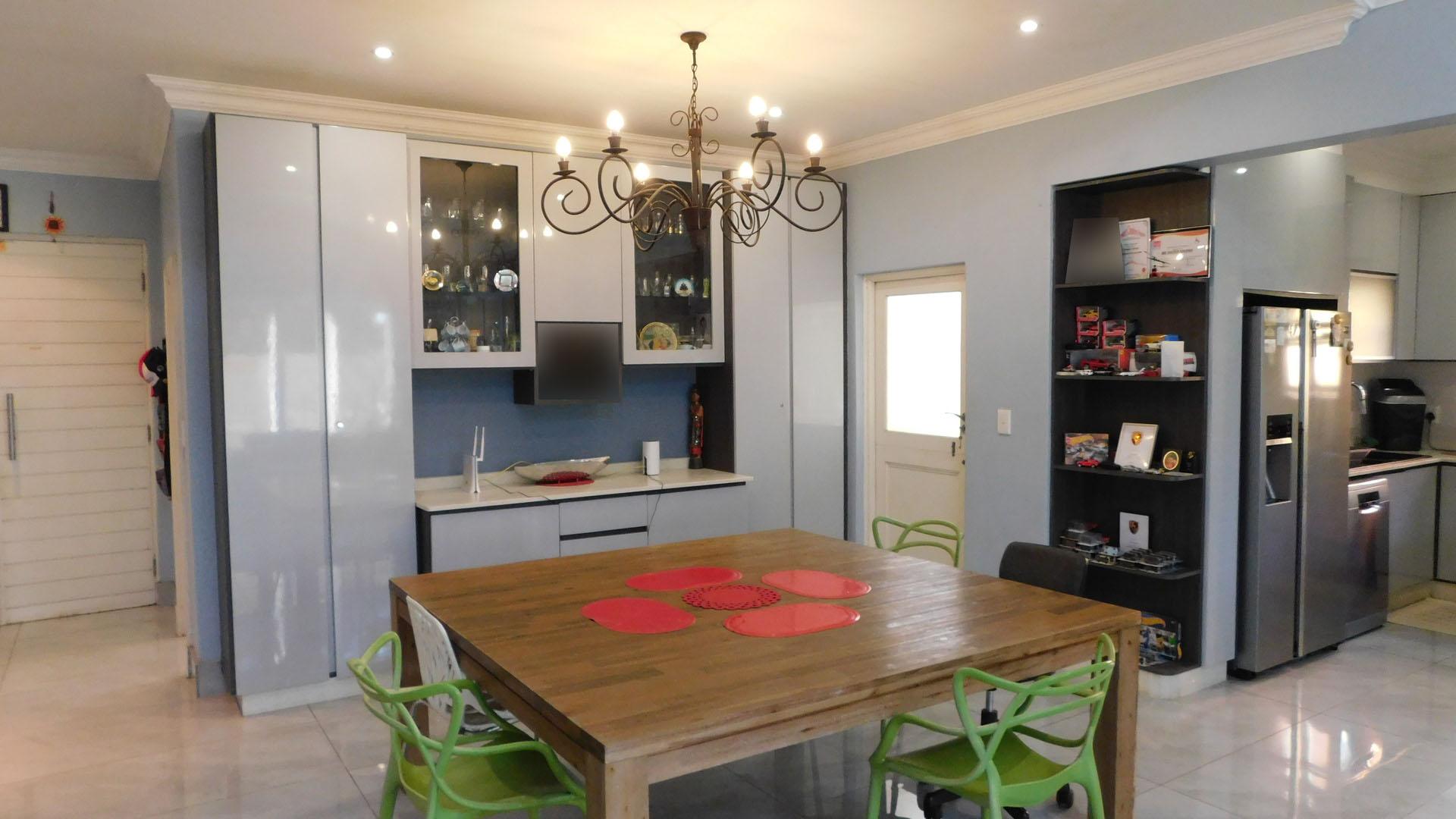 Dining Room - 17 square meters of property in Mount Edgecombe 