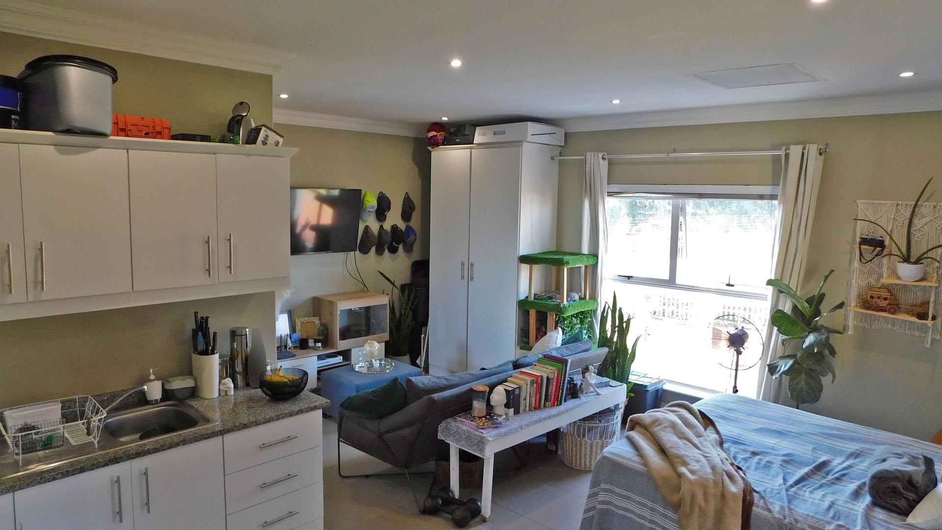 Flatlet - 21 square meters of property in Mount Edgecombe 