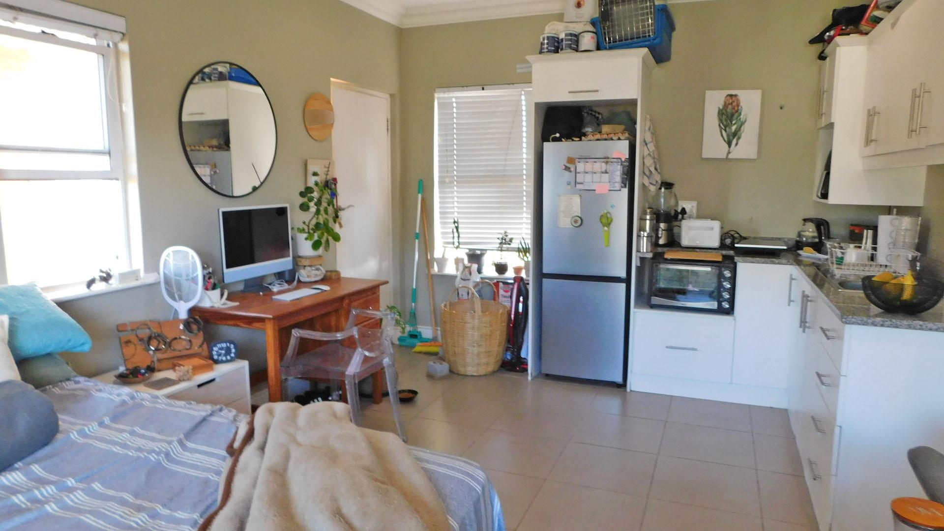 Flatlet - 21 square meters of property in Mount Edgecombe 