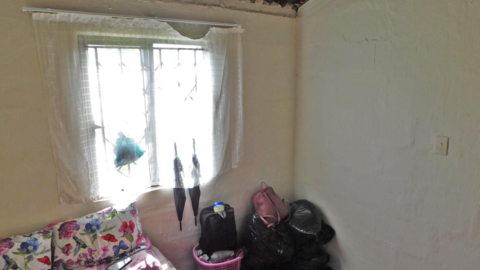 Bed Room 1 - 10 square meters of property in Esikhawini