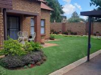 1 Bedroom 1 Bathroom Simplex for Sale for sale in Willow Park Manor